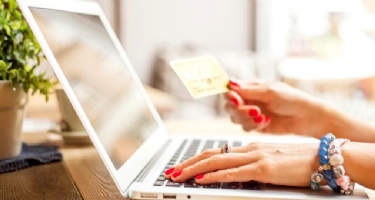 İnternet üzerinden alışveriş yaparken öncelik vermeniz gereken önemli bir nokta da hangi siteden sipariş vereceğinizdir. Özellikle kart bilgilerinizi gireceğiniz sistemin güvenilirliği, kullanıcı yorumları, prosedüre uygunluğuna dikkat e
